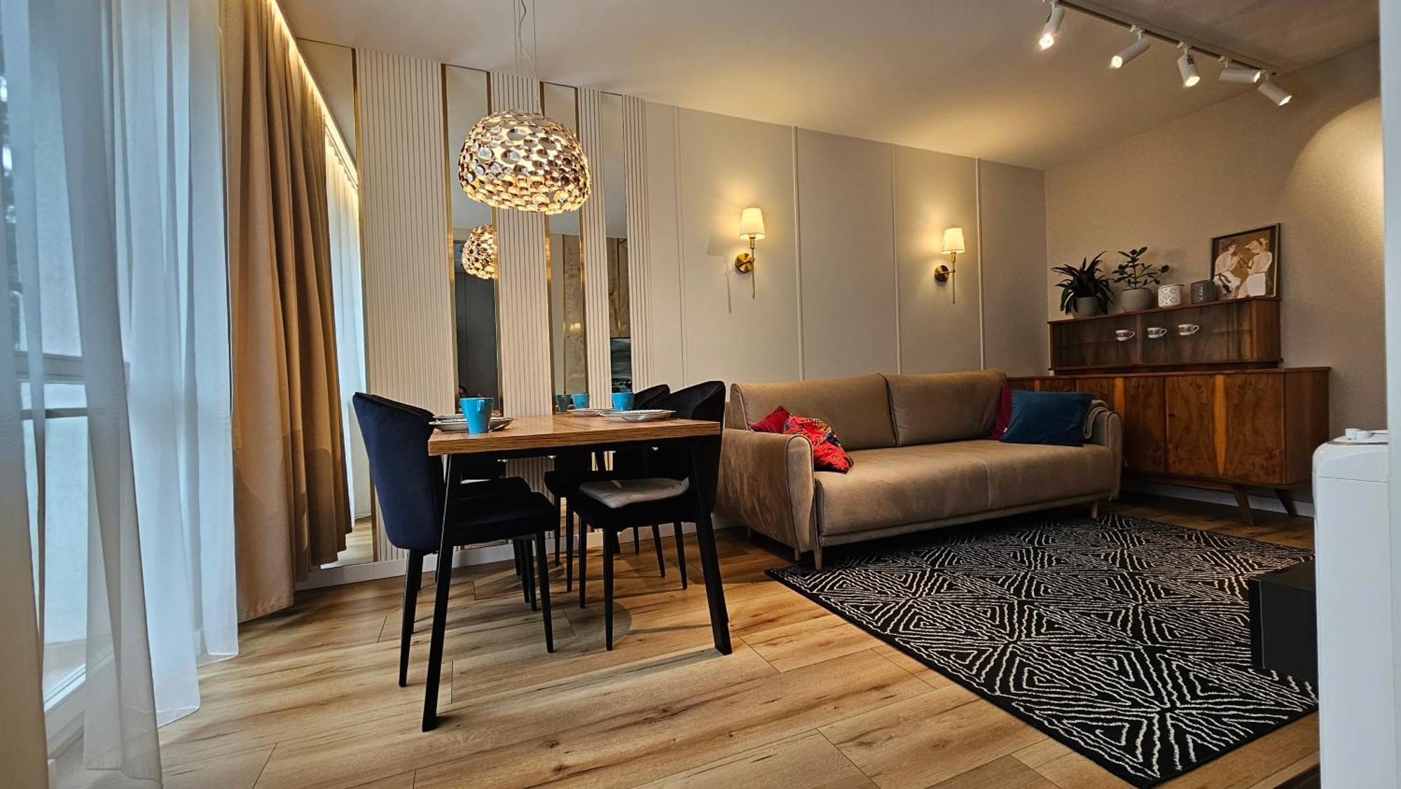 Metro Apartment